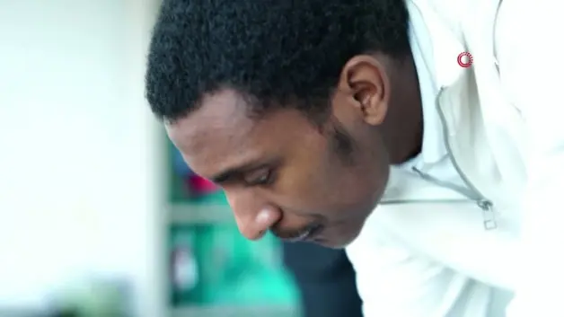 Nijeryalı gencin hayat kurtaran Türkiye yolculuğu: Bacak kemiğinden çene yapıldı