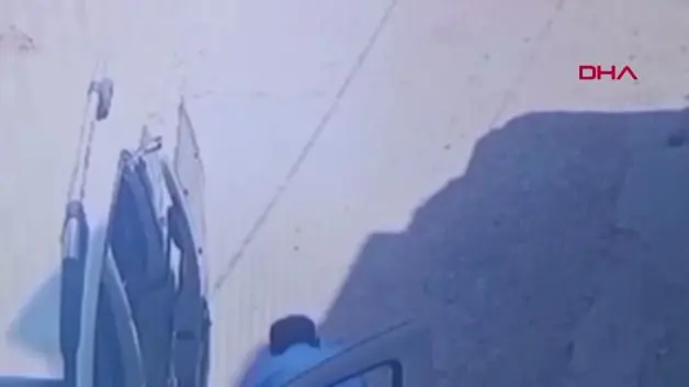 Oğluyla kavga eden 2 çocuğu darbeden babaya gözaltı