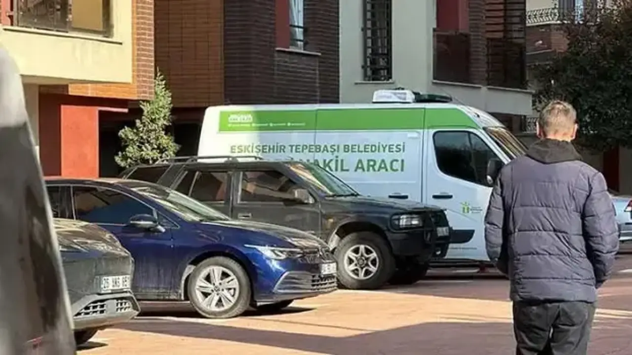 Öğretmenevi müdür yardımcısı, evinde ölü bulundu