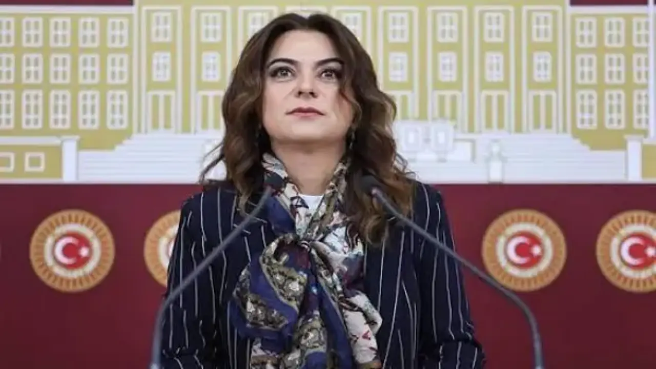 Okullarda mescit talimatını DEM Parti hazmedemedi!
