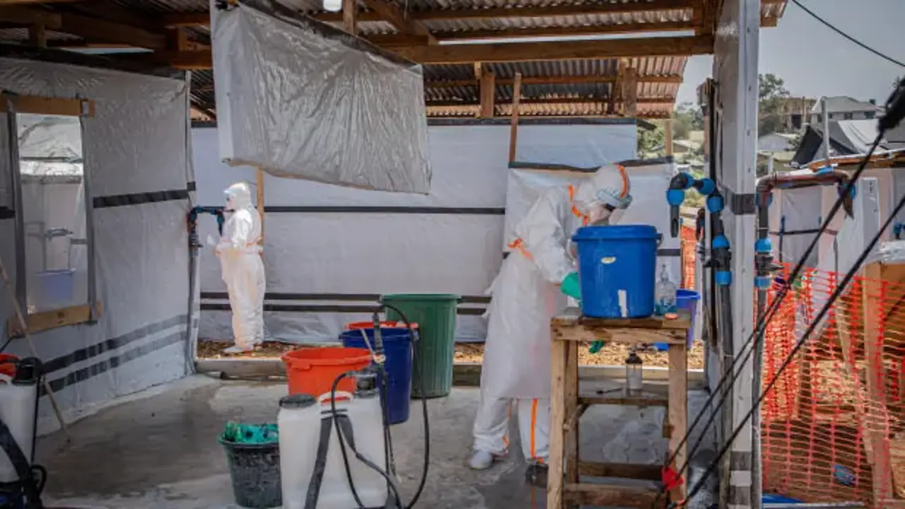 Ölümcül virüs durmuyor: Kongo'da Ebola alarmı