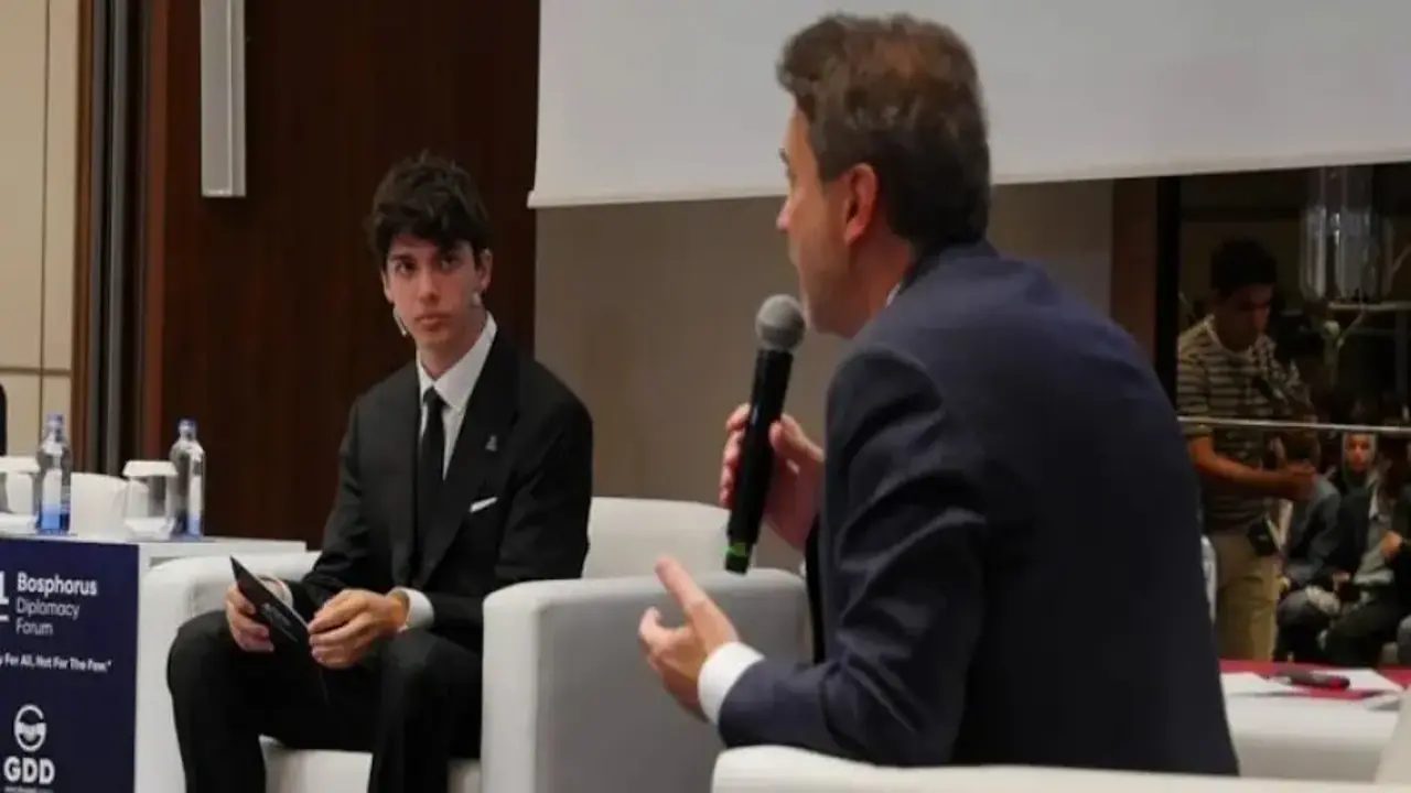 Ömer Tayyip Erdoğan'dan Alparslan Bayraktar'a zor soru