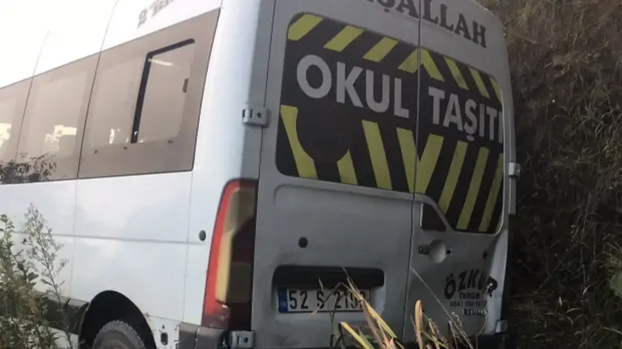 Ordu'da okul servisi şarampole yuvarlandı! Çok sayıda öğrenci yaralandı