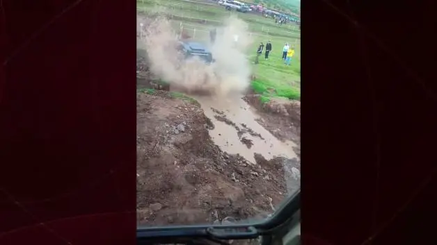 Ordu'nun Kumru ilçesinde çamur ve hızın buluştuğu offroad oyunları renkli görüntülere sahne oldu
