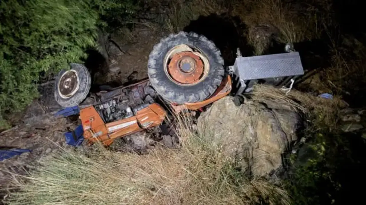 Osmaniye'de traktör dereye yuvarlandı: 2 ölü