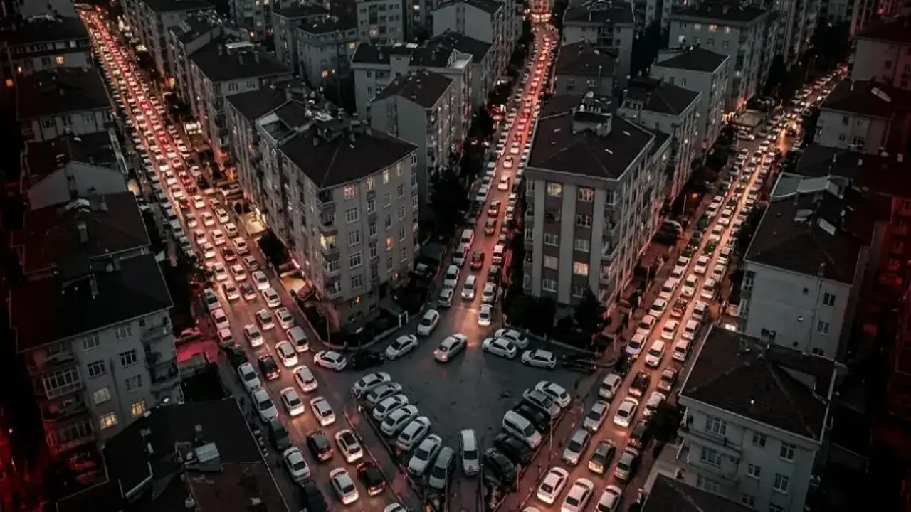 Oto çok, park yok! Şehir resmen kaderine terk edildi