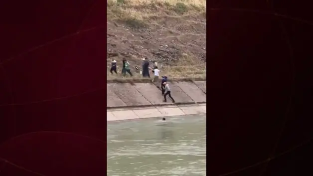 Özbekistan'da su kanalında yaşanan can pazarı kameraya yansıdı...