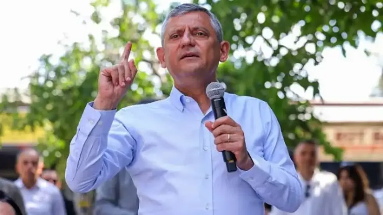 Özel vefa: Yeni Parti Marmaris’teki ilçe binasının açılışında Haluk Levent şarkısı çaldı
