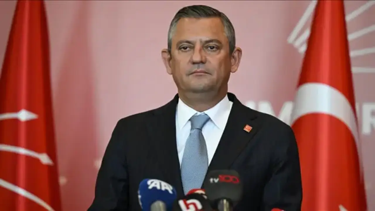 Özgür Özel SAHA EXPO 2026’da dikkat çeken 