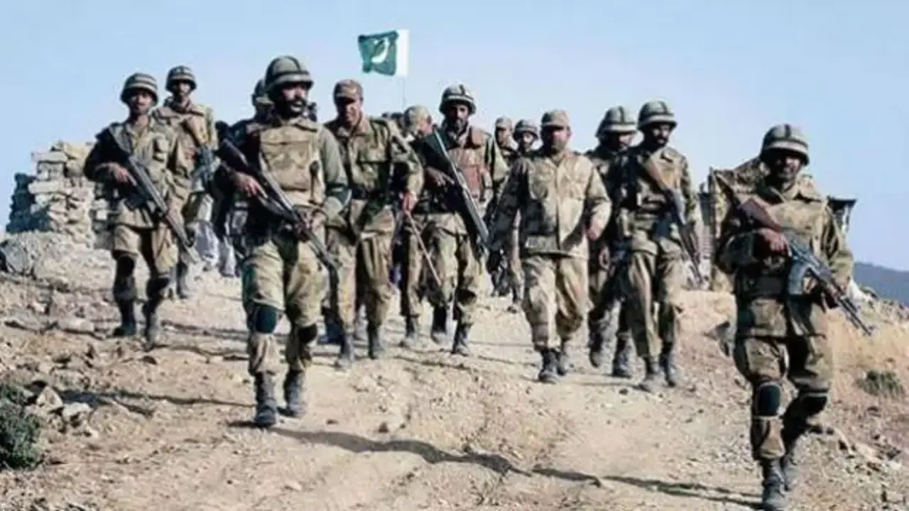 Pakistan'da operasyon: 54 militan, 38 güvenlik görevlisi öldü