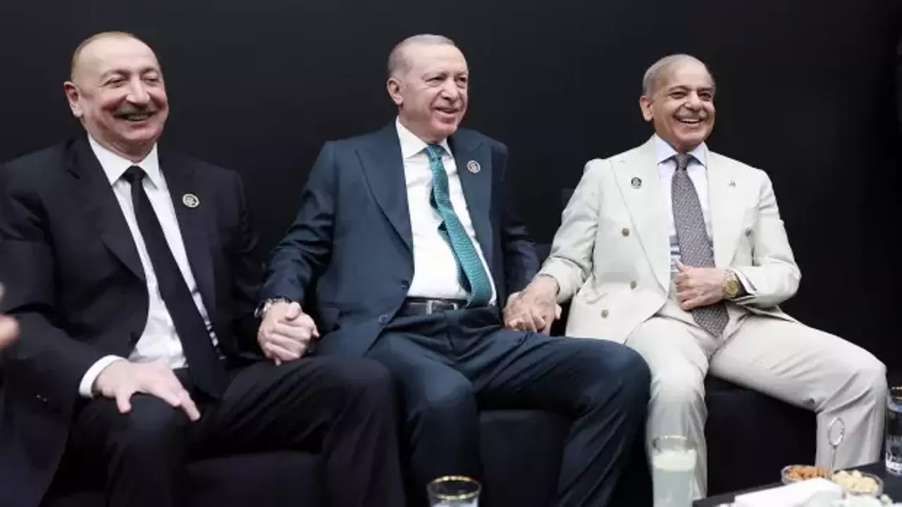 Pakistan'dan sosyal medyayı sallayan paylaşım: Brothers