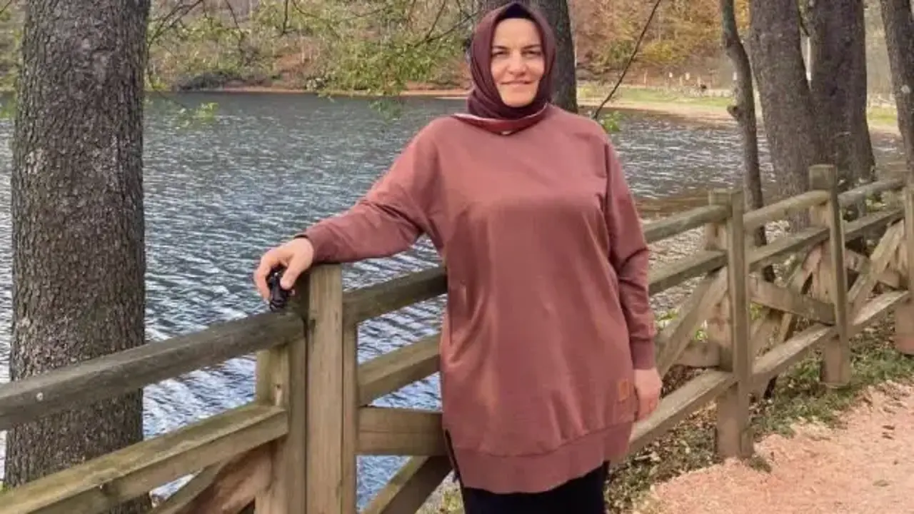 Patpat devrildi, sürücünün eşi öldü