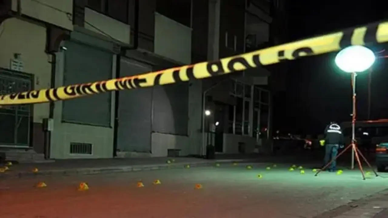 Pendik'te akrabalar arasında çatışma! Çok sayıda yaralı var