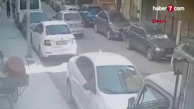 Pendik'te araçların arasından yola fırlayan çocuğa otomobil çarptı