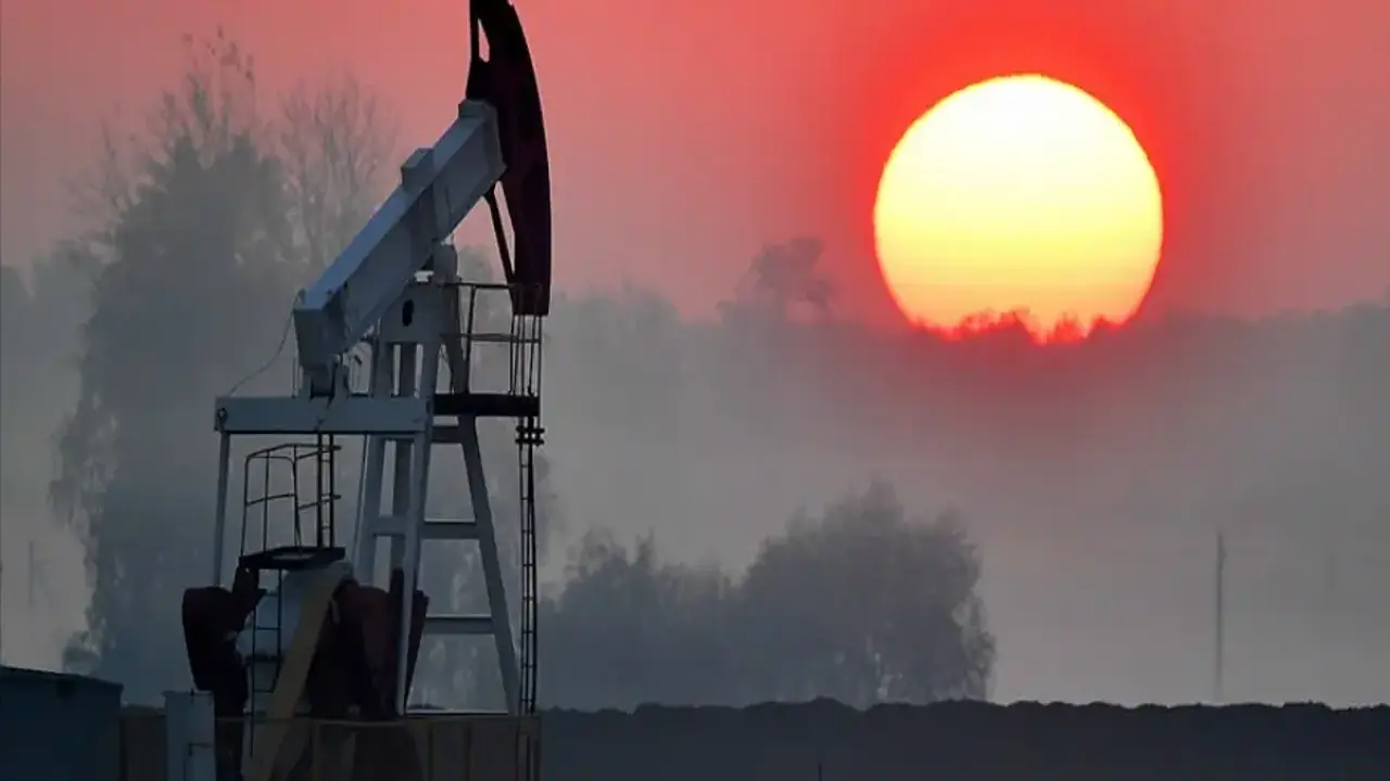 Petrol piyasalarını sarsacak gelişme! 43 yılın en düşük seviyesi görüldü
