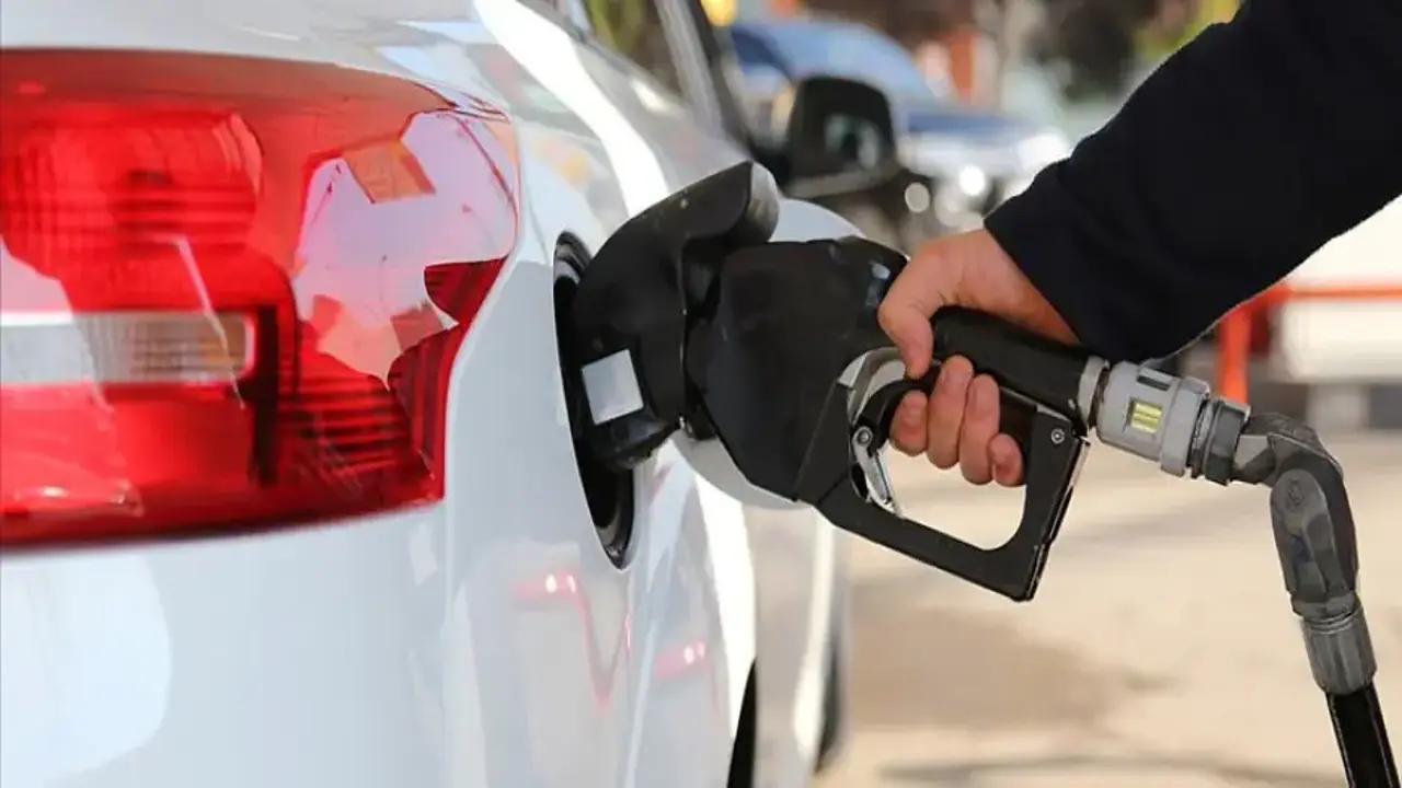 Petrole bir indirim daha: Bu gece tabelalara yansıyacak