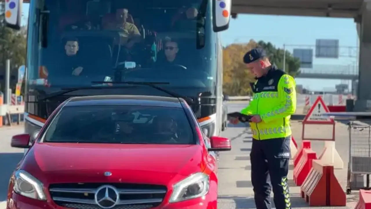 Polis ve jandarma uygulama noktalarını paylaştı: 10 şüpheli gözaltında