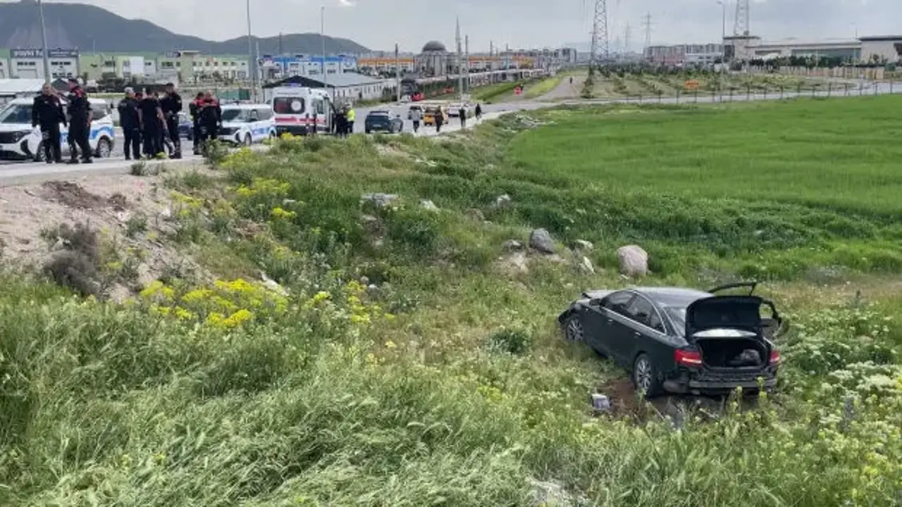 Polisin ‘dur’ ihtarına uymadı! Otomobili şarampole yuvarlandı