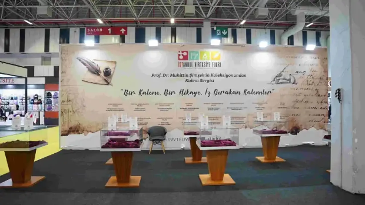 Prof. Dr. Şimşek’in özel koleksiyonu ilk kez 32. İstanbul Kırtasiye Fuarı’nda sergilendi