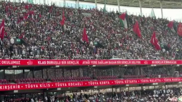 Rams Park'ta 50 bin öğrenci salavat getirdi