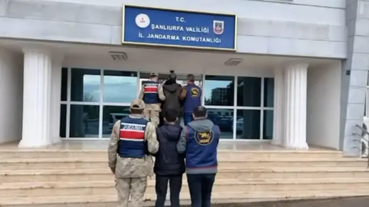 Resmi belgede sahteciliğe 2 gözaltı