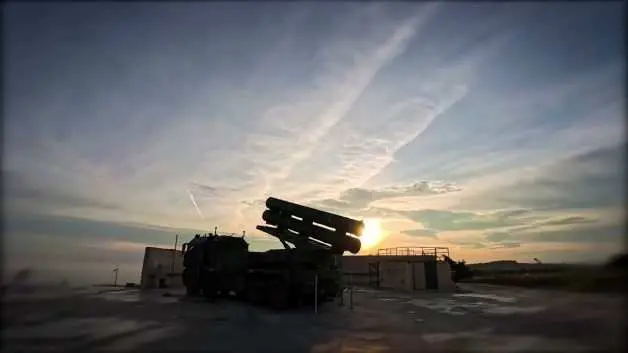 Roketsan imzalı Kara Atmaca seyir füzesi en uzak menzildeki hedefini başarıyla imha etti