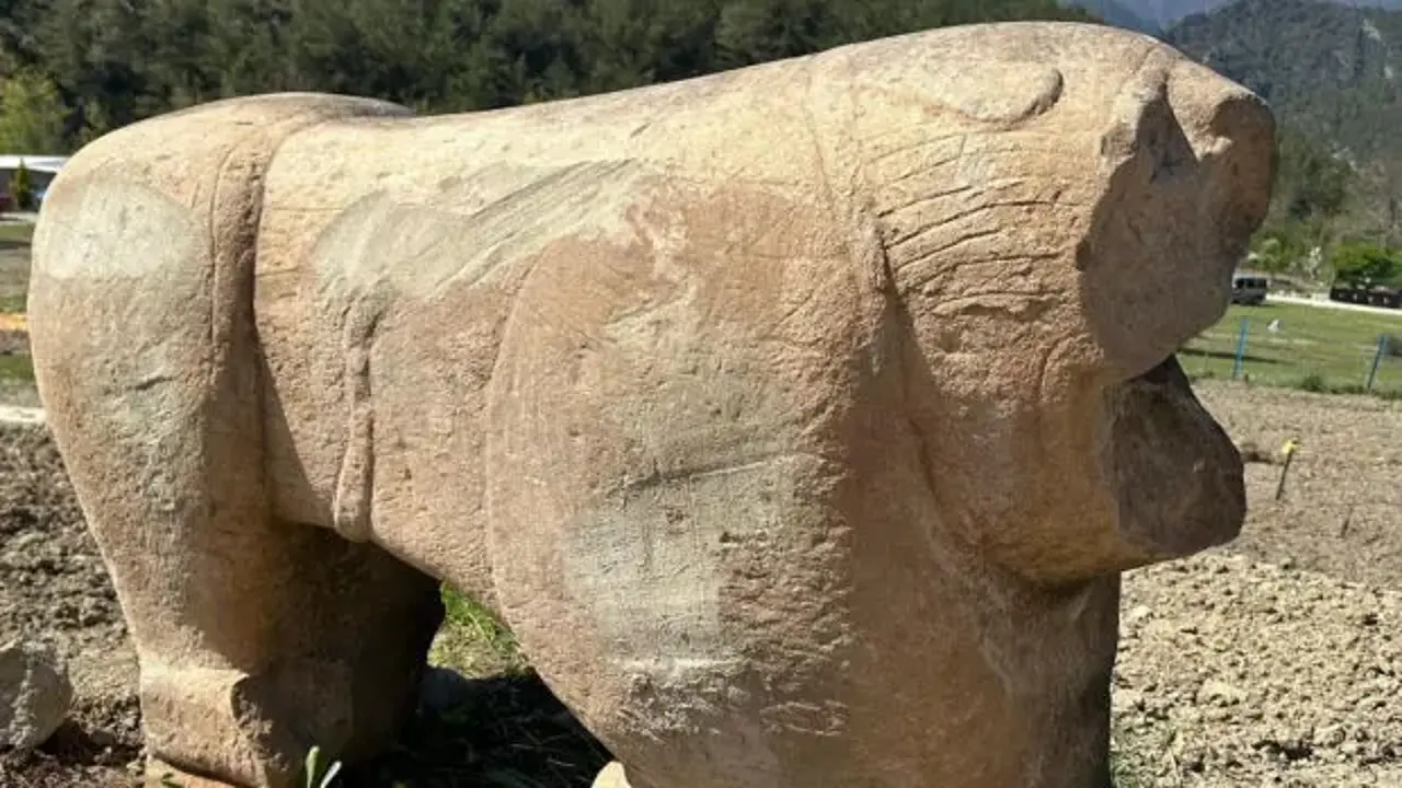Roma dönemine ait aslan heykeli ele geçirildi