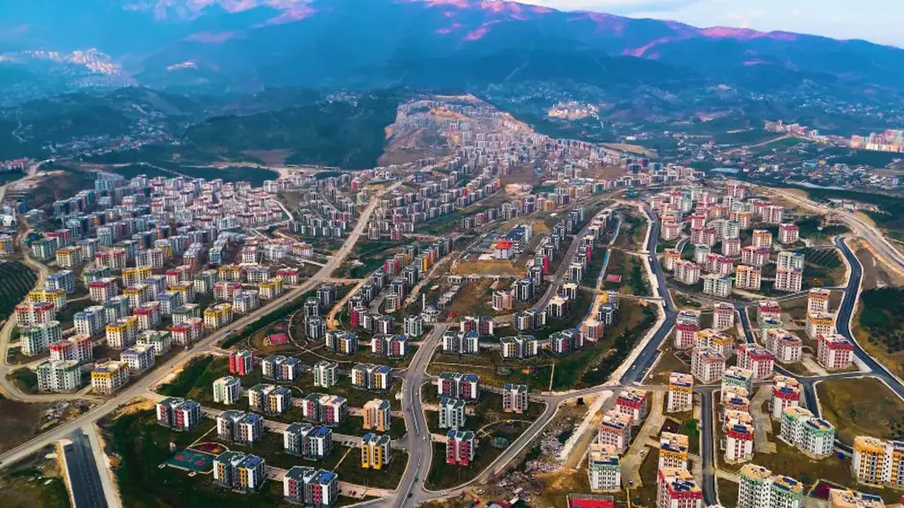 Ruslar bile asrın inşasına şaştı kaldı: Saatte 23, günde 550 konut
