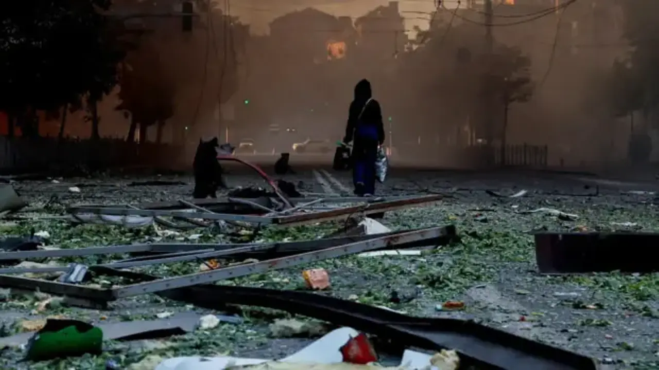 Rusya balistik füzelerle vurdu! Ölü ve yaralılar var