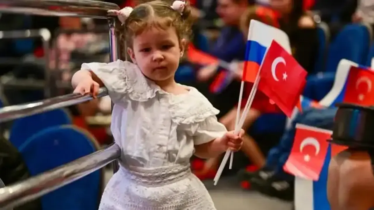 Rusya'da 23 Nisan coşkusu: Uluslararası Çocuk Şenliği programı yapıldı
