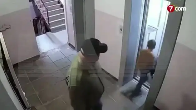 Rusya'da asansörde dehşet anları: Yanlışlıkla çarptığı çocuğu öldüresiye dövdü
