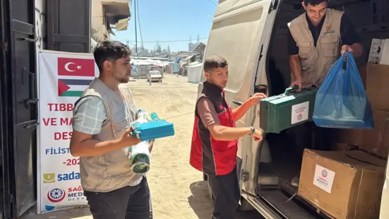 Sadakataşı Gazze’ye sağlık yardımı ulaştırdı