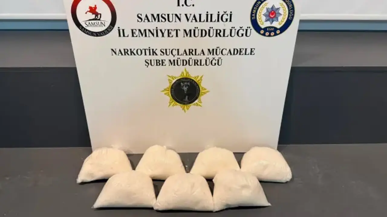 Samsun’da narkotik pususu: Tırın gizli bölmesinden kilolarca zehir fırladı!