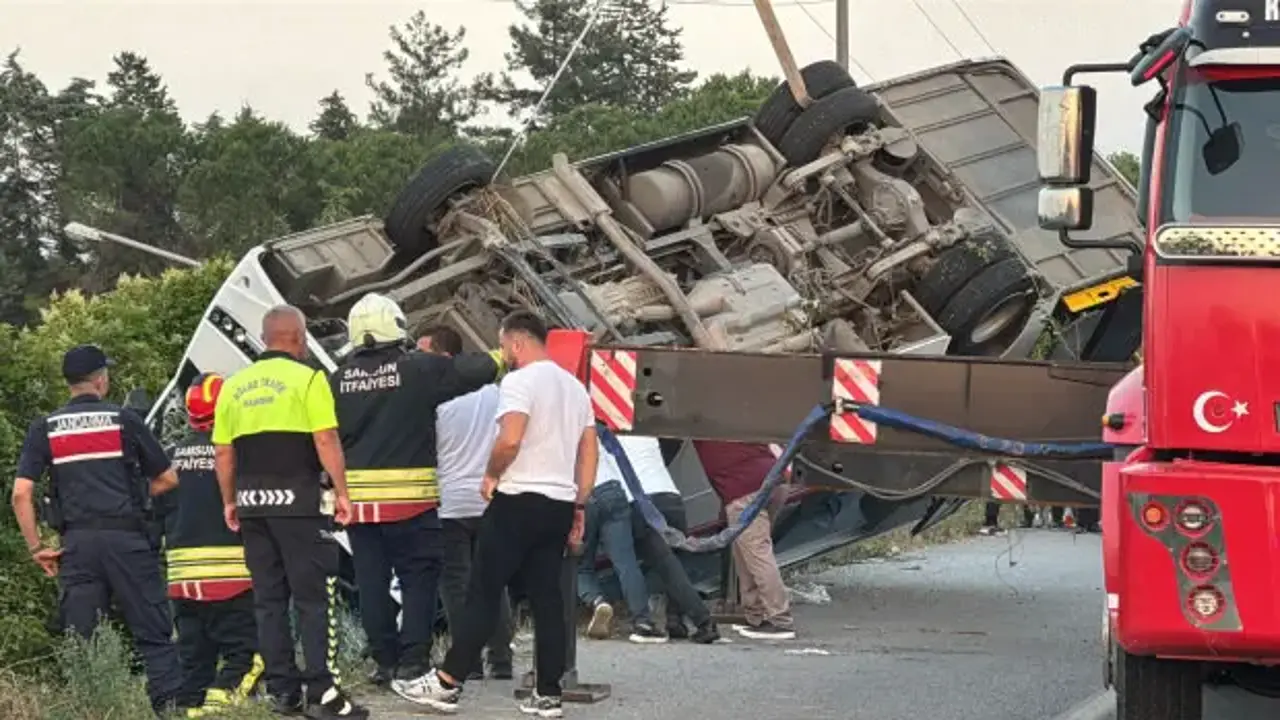 Samsun’da özel halk otobüsü şarampole devrildi: 21 yaralı