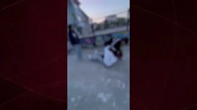 Samsun'daki akran zorbalığı pes dedirtti! Kız öğrenciye tekme ve tokatlı saldırı