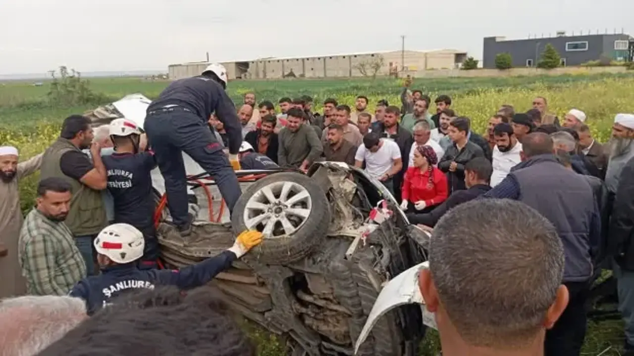 Şanlıurfa'da iki otomobil çarpıştı: 2 ölü, 2 yaralı