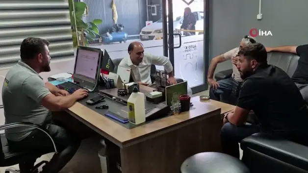 Sazan sarmalı ile oto dolandırıcılığı son anda önlendi