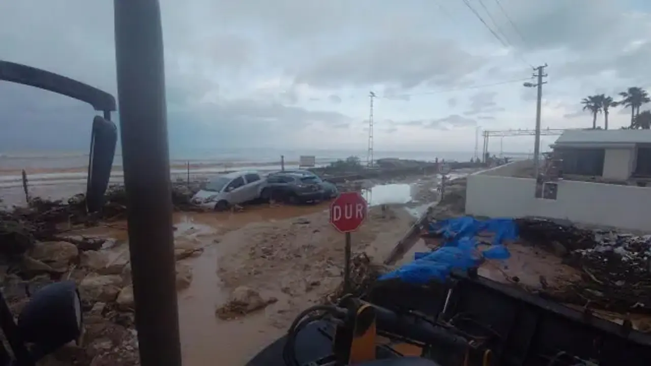 Sel felaketinden acı bilanço: 4 ölü var, kayıp vatandaşı arama çalışmaları devam ediyor