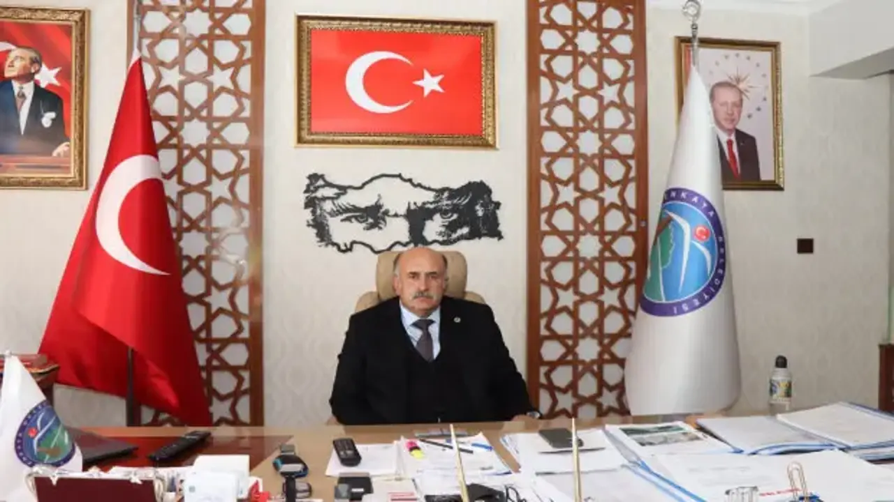 Şenkaya Belediye Başkanı Görbil Özcan CHP'den istifa etti