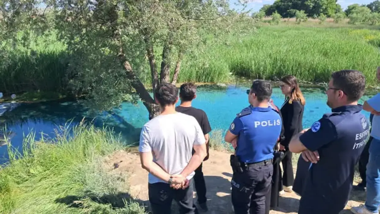 Serinlemek için Sakarya Nehri'ne giren gencin cenazesi çıktı