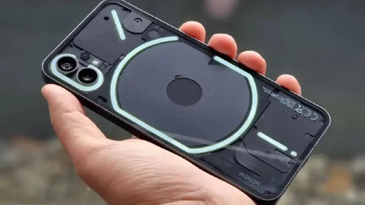Sevilen telefon tarih oluyor! Dev marka fişini resmen çekti