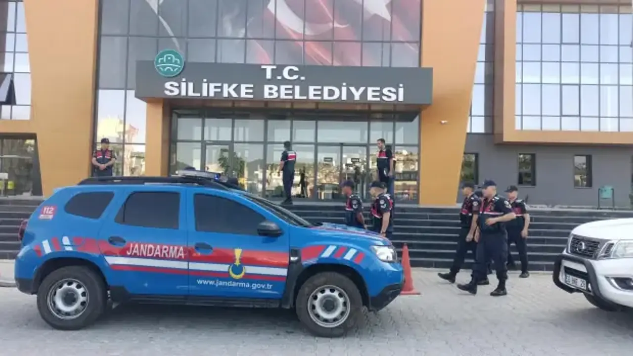 Silifke Belediyesine yönelik soruşturmada CHP'li meclis üyesi tutuklandı