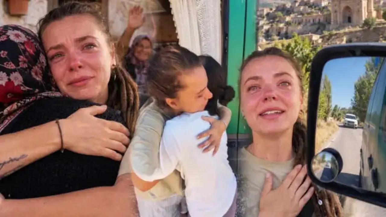 Sivas’ta aracı bozuldu, 11 gün bir aileye misafir oldu! Alman gezgin ayrılırken ağladı