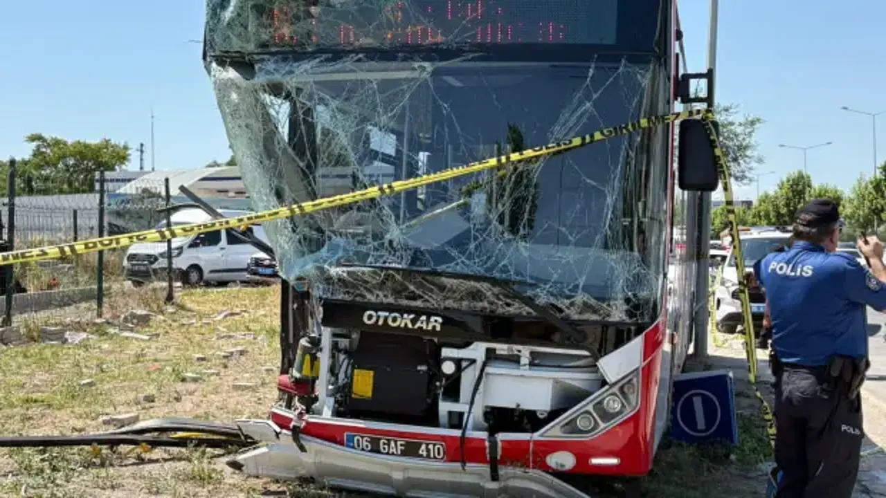 Son Dakika... Ankara'da belediye otobüsü kaza yaptı: Acı haber geldi!