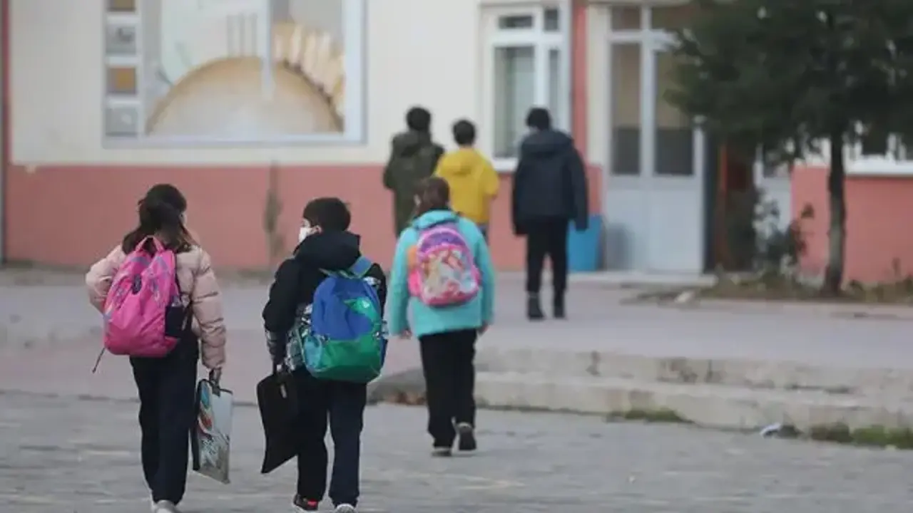 Son dakika: Bir ilimizde okullar 1 gün tatil edildi