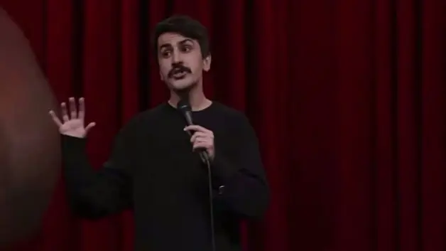 Sözde komedyen Deniz Göktaş  Kur'an-ı Kerim ile aley etti!