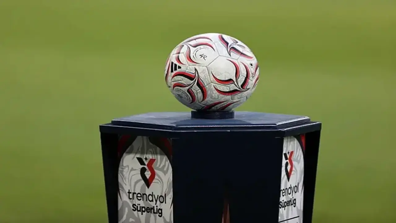 Süper bilgisayardan taraftarları çıldırtan tahmin: Süper Lig'de şampiyon kim olacak?
