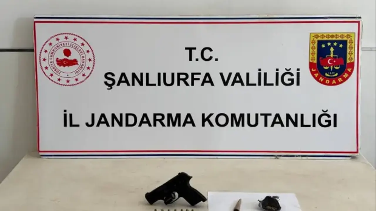 Şüpheli şahısların üzerinden uyuşturucu ve silah çıktı