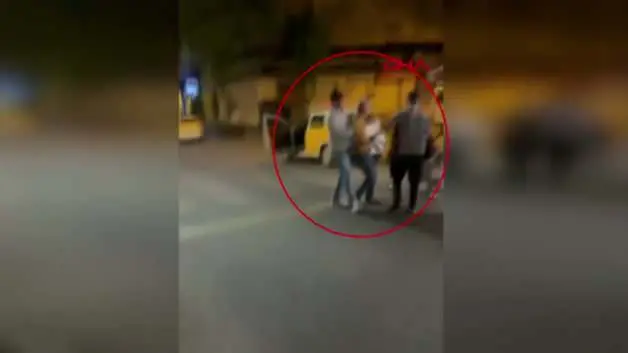 Taksicilerin durak anlaşmazlığı kavgası kamerada