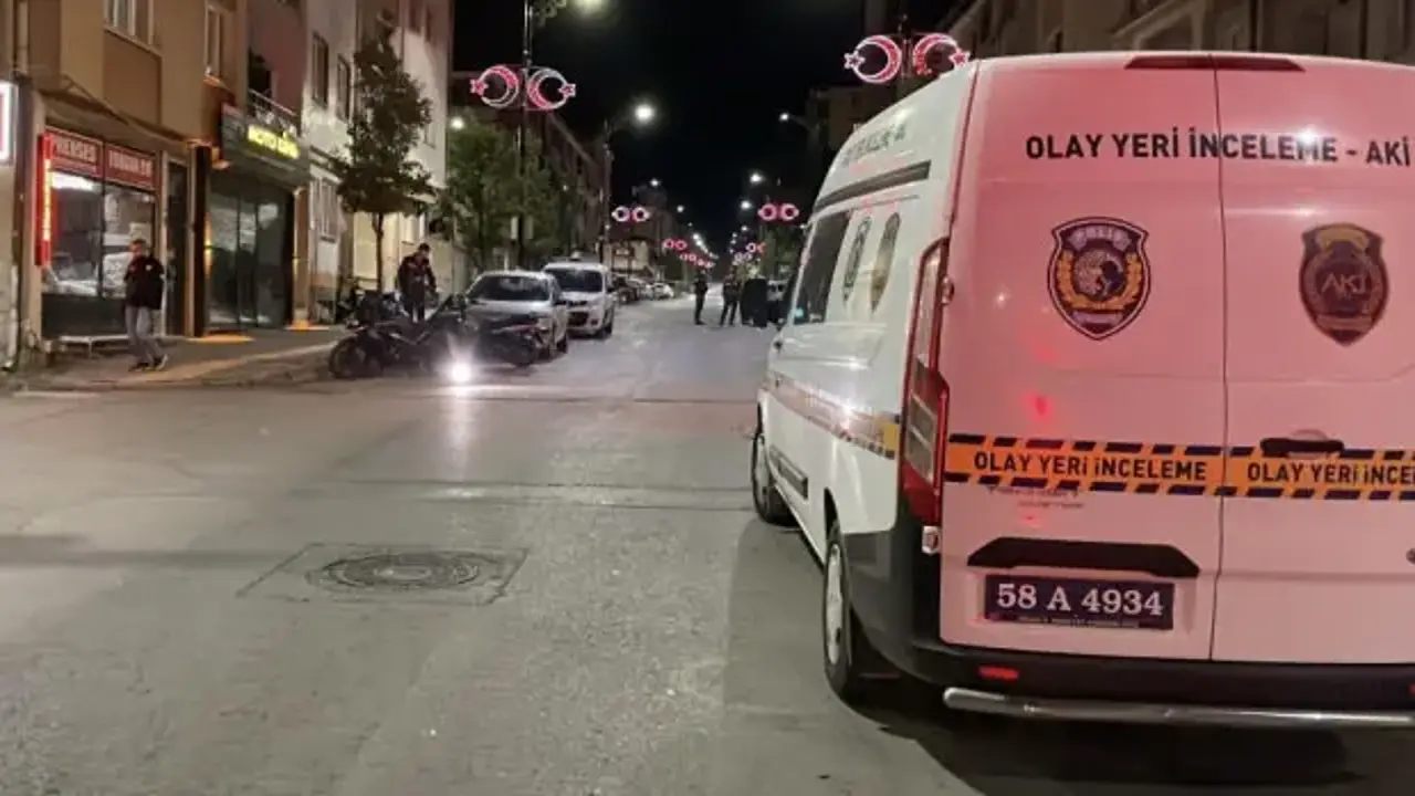 Tartışma bıçaklı kavgaya dönüştü: 1’i ağır 4 yaralı